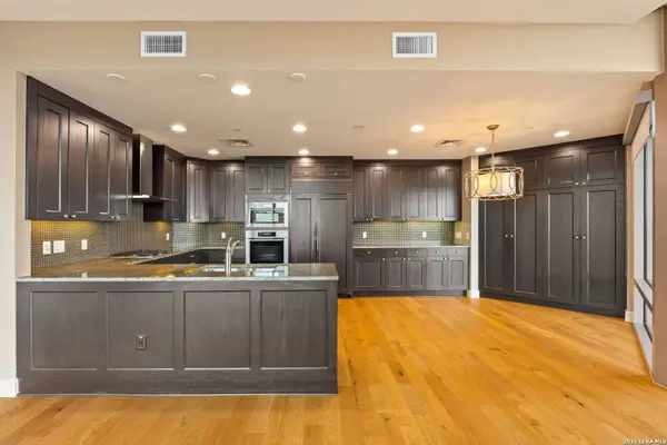 4242 Broadway UNIT UNIT 404, San Antonio, TX 78209