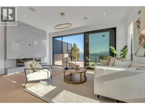 602 Lakeshore DR #401, Penticton, BC V2A1B9