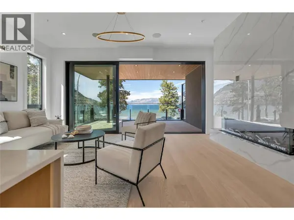 602 Lakeshore DR #201, Penticton, BC V2A1B9