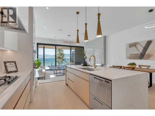 602 Lakeshore DR #201, Penticton, BC V2A1B9