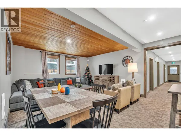 360 Strayhorse RD #C-13, Apex Mountain, BC V0X1K0