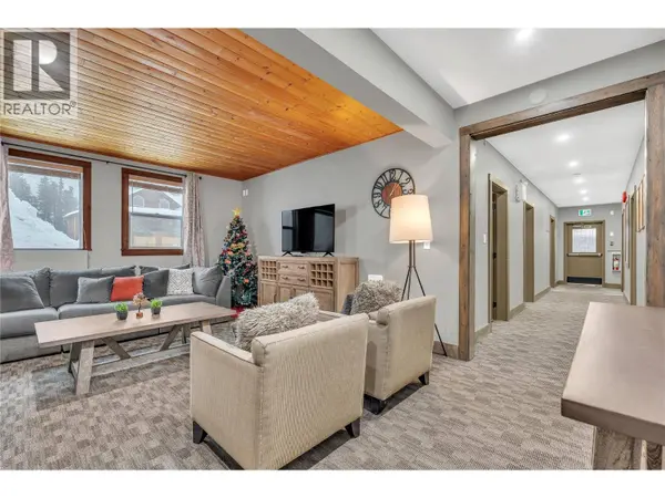 360 Strayhorse RD #C-13, Apex Mountain, BC V0X1K0