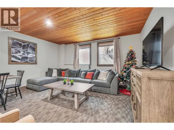 360 Strayhorse RD #C-13, Apex Mountain, BC V0X1K0