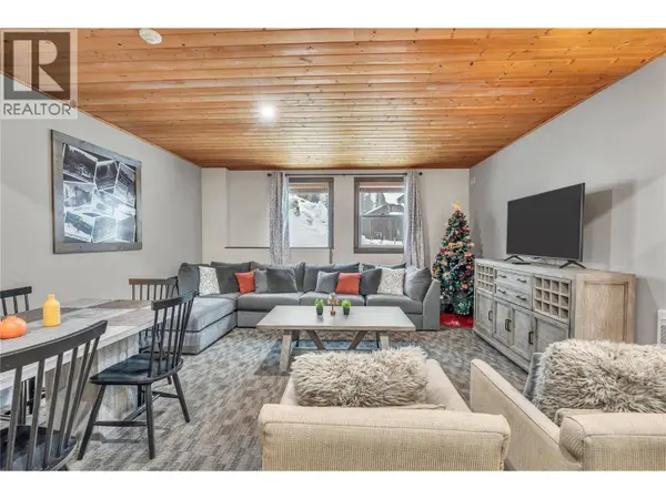 360 Strayhorse RD #C-13, Apex Mountain, BC V0X1K0