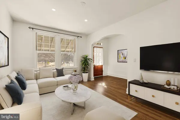 38 SHERMAN CIR NW, Washington, DC 20011