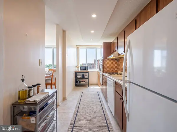 1301 S ARLINGTON RIDGE RD #711, Arlington, VA 22202