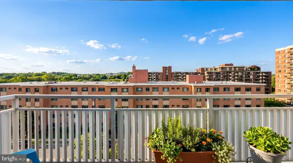 1301 S ARLINGTON RIDGE RD #711, Arlington, VA 22202
