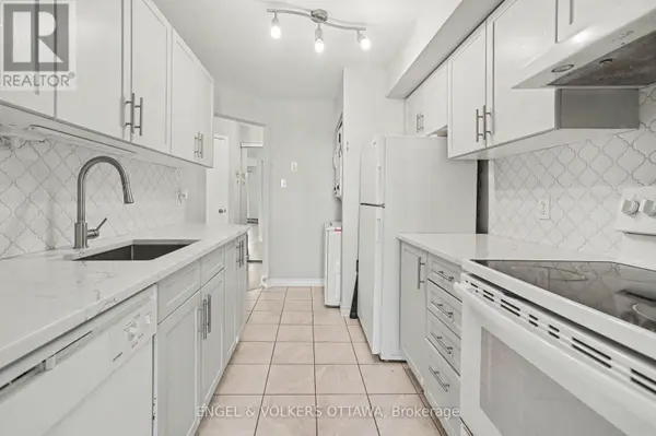 268 Lorry Greenberg DR #106, Ottawa, ON K1T3K1