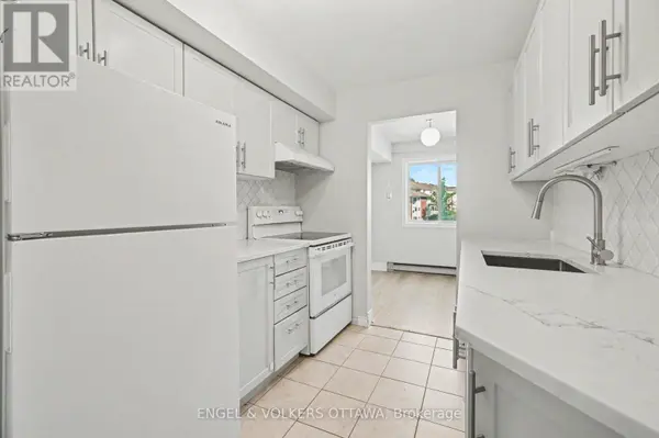 268 Lorry Greenberg DR #106, Ottawa, ON K1T3K1