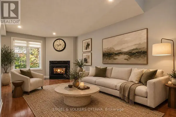 29 WOODBURY CRESCENT, Ottawa, ON K1G5C9