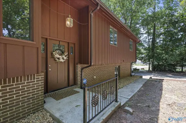 108 Quail Hollow Road NW, Huntsville, AL 35806