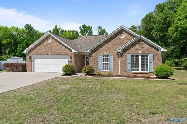201 Deer Tracks Circle, Owens Cross Roads, AL 35763