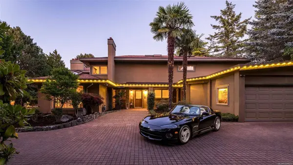 2895 Lansdowne Rd, Oak Bay, BC V8R 3P8