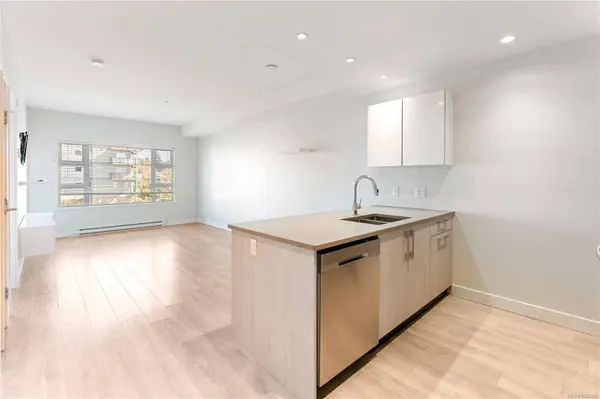 3333 Glasgow Ave #304, Saanich, BC V8X 1M5