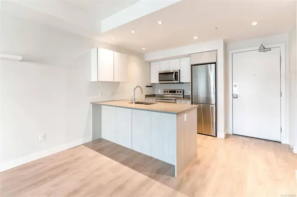 3333 Glasgow Ave #304, Saanich, BC V8X 1M5