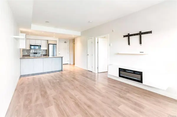 3333 Glasgow Ave #304, Saanich, BC V8X 1M5