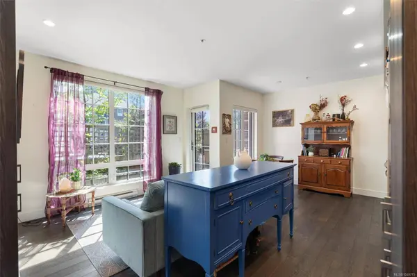 1011 Burdett Ave ##105