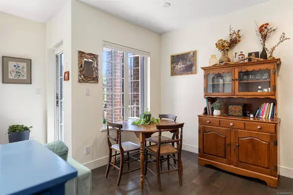 1011 Burdett Ave ##105, Victoria, BC V8V 3G9