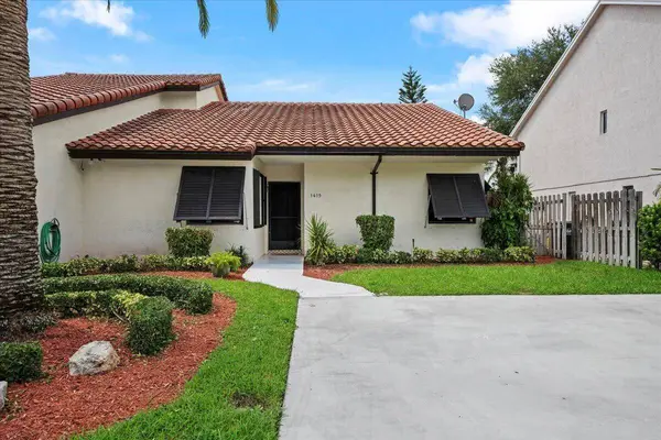 1419 Riverside CIR
