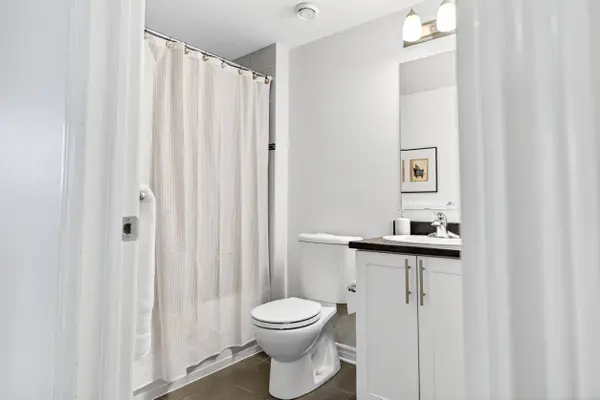 760 Chapman Mills DR #302, Barrhaven, ON K2J 3V2