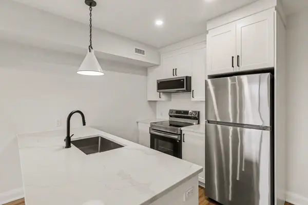 35 Monk ST #7, Glebe - Ottawa East And Area, ON K1S 3Y7