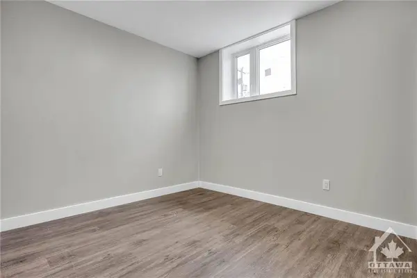 8 Philip ST #5, Smiths Falls, ON K7A 3L6