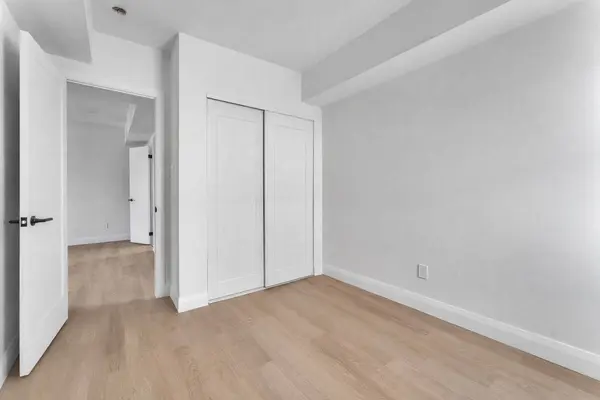 77 Florence ST #6, Ottawa Centre, ON K1R 5N1