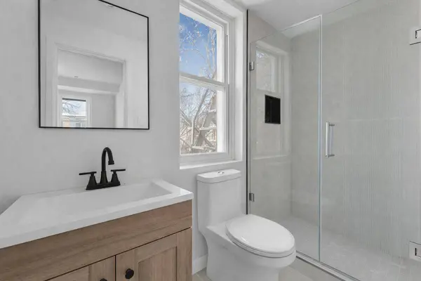 77 Florence ST #6, Ottawa Centre, ON K1R 5N1