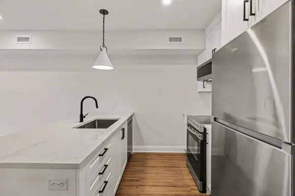 35 Monk ST #7, Glebe - Ottawa East And Area, ON K1S 3Y7