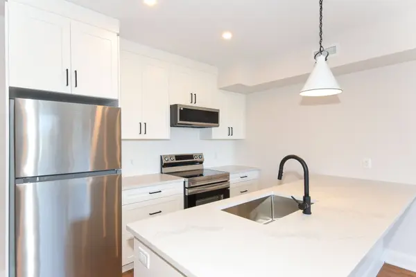 35 Monk ST #6, Glebe - Ottawa East And Area, ON K1S 3Y7