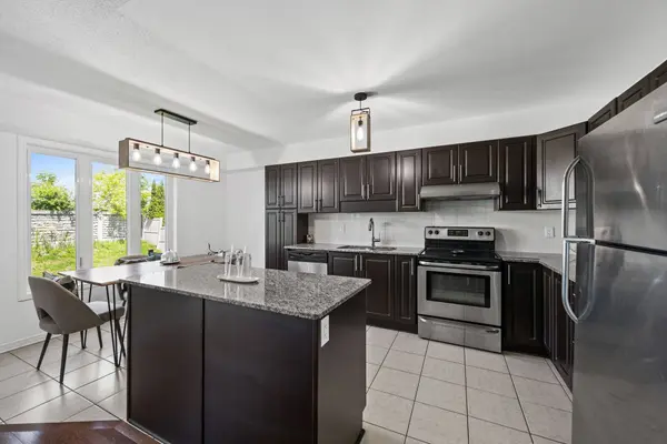 212 Macoun CIR, Hunt Club - South Keys And Area, ON K1T 0H9