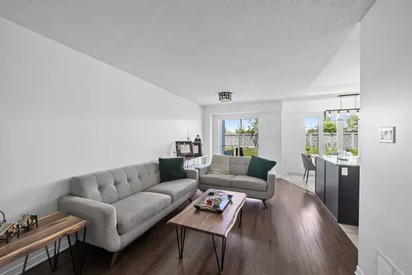 212 Macoun CIR, Hunt Club - South Keys And Area, ON K1T 0H9