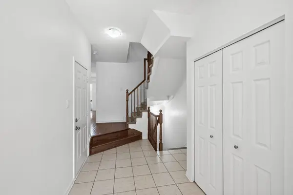 212 Macoun CIR, Hunt Club - South Keys And Area, ON K1T 0H9