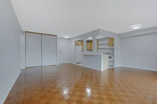 665 Bathgate DR #301, Overbrook - Castleheights And Area, ON K1K 3Y4