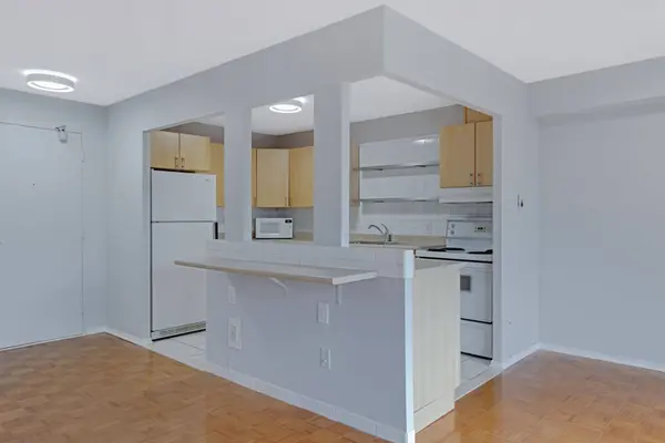 665 Bathgate DR #301, Overbrook - Castleheights And Area, ON K1K 3Y4