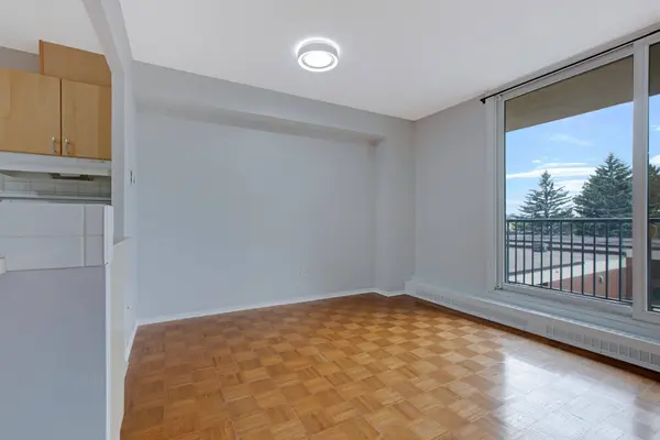 665 Bathgate DR #301, Overbrook - Castleheights And Area, ON K1K 3Y4