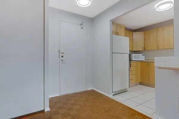665 Bathgate DR #301, Overbrook - Castleheights And Area, ON K1K 3Y4