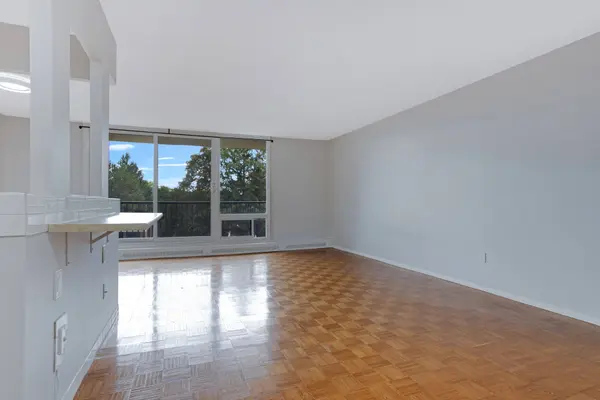 665 Bathgate DR #301, Overbrook - Castleheights And Area, ON K1K 3Y4