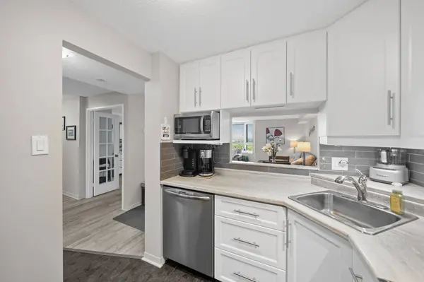 80 Sandcastle DR #1213, South Of Baseline To Knoxdale, ON K2H 9E7