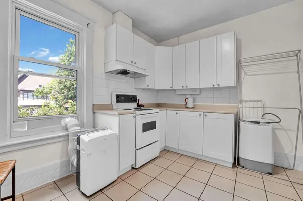172 Ivy CRES #2, New Edinburgh - Lindenlea, ON K1M 1X6