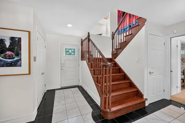 1907 Fairmeadow CRES, Alta Vista And Area, ON K1H 7B8