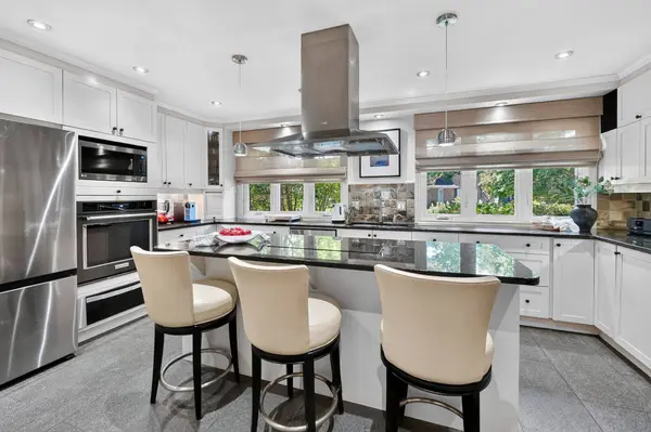 1907 Fairmeadow CRES, Alta Vista And Area, ON K1H 7B8