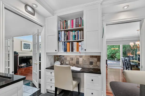 1907 Fairmeadow CRES, Alta Vista And Area, ON K1H 7B8
