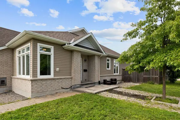 538 Silverbell CRES, Blossom Park - Airport And Area, ON K1T 0P1