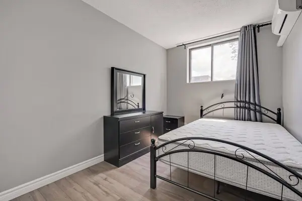 472 Rideau ST #A, Lower Town - Sandy Hill, ON K1N 5Z4