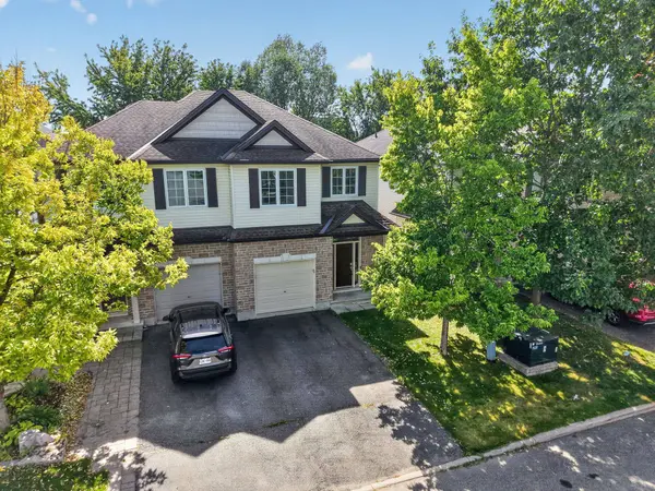 120 Spartina ST, Blossom Park - Airport And Area, ON K1T 0G6
