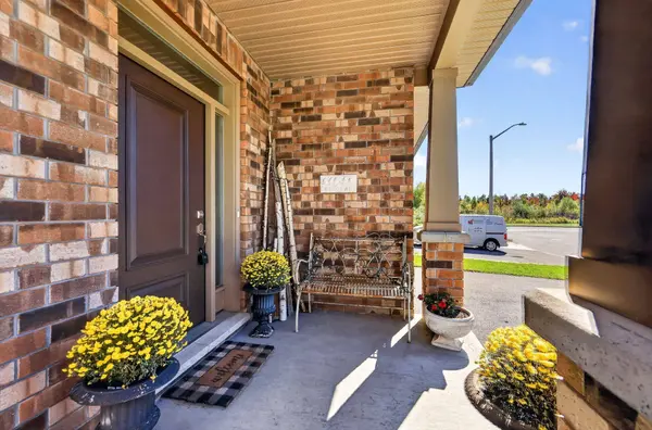 715 Bunchberry WAY, Blossom Park - Airport And Area, ON K1T 0J8