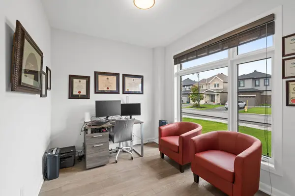 195 Alex Polowin AVE, Barrhaven, ON K2J 6E8