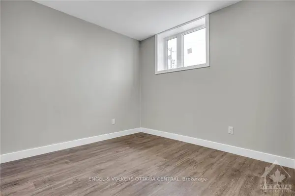 8 Philip ST #3, Smiths Falls, ON K7A 3L6