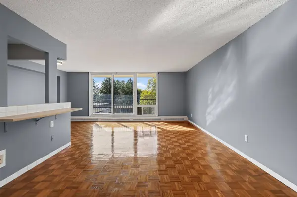 665 Bathgate DR #301, Overbrook - Castleheights And Area, ON K1K 3Y4
